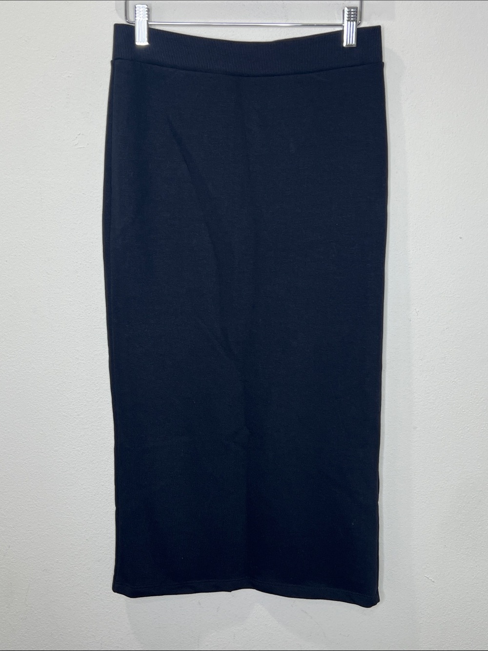 Classic Black Midi Knit Skirt
